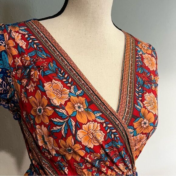 Fake wrap floral mini dress with short sleeves - Picture 2 of 11